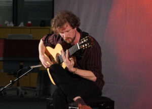 Teilnehmer des Haspa GUITAR CUPs im Konzert