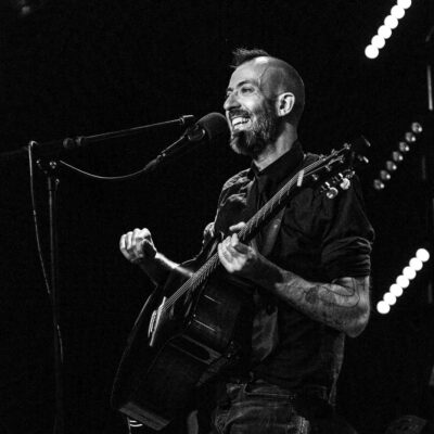 Jon Gomm